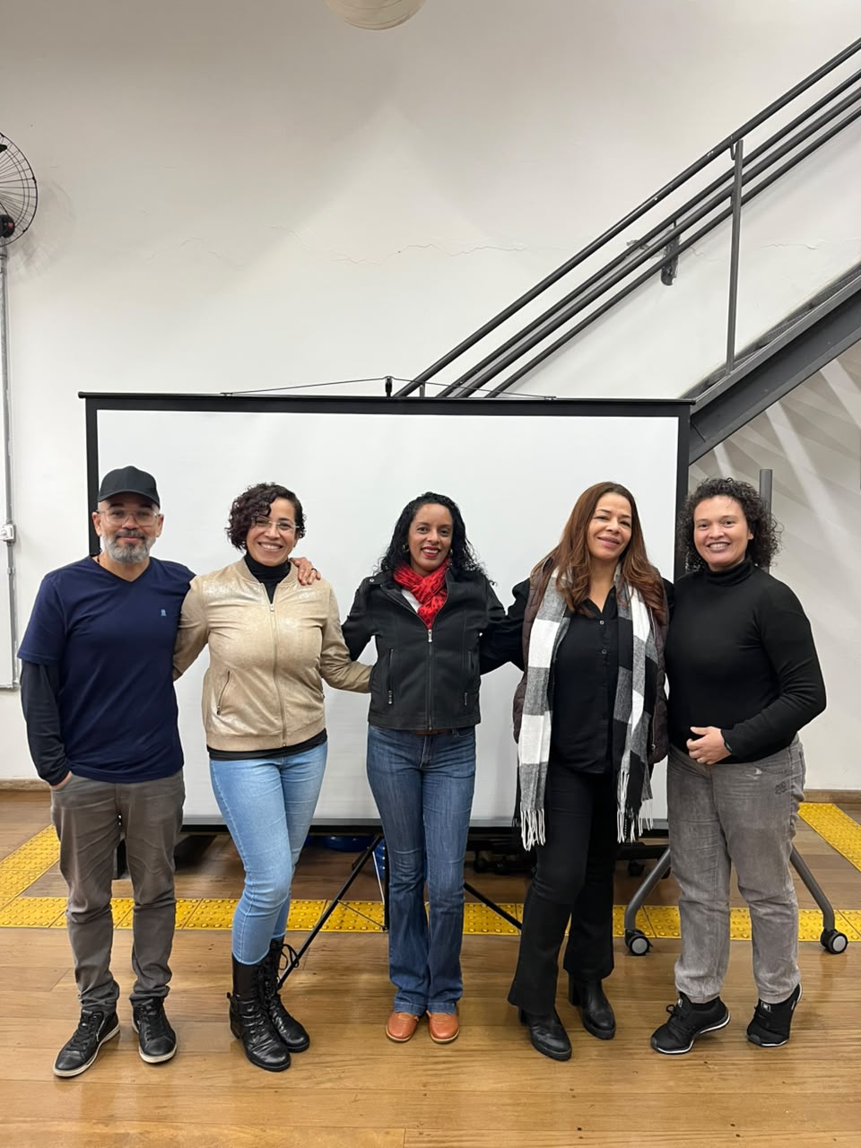 Alda Marinez com o grupo ao final da palestra corporativa